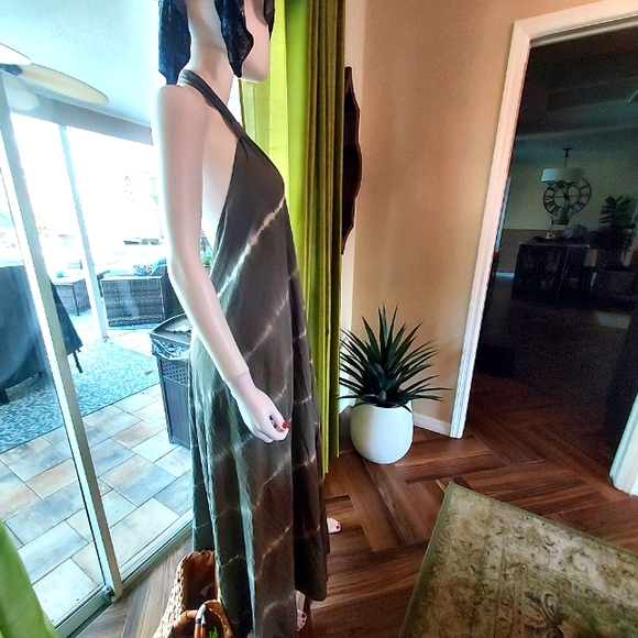 Linen & Rayon Tie-Dye Maxi Halter Dress: Size L. - Picture 4 of 7